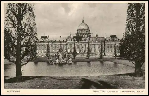 Ansichtskarte Potsdam Stadtschloß STADTSCHLOSS MIT KARPFENTEICH 1930