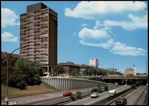 Duisburg City und Stadtautobahn, Autos Verkehr, Klockner-Stahl Hochhaus 1975