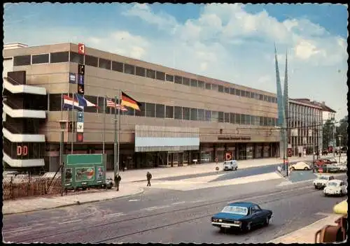 Düsseldorf Ausstellungshalle, Autos u.a. Volkswagen VW Käfer 1967