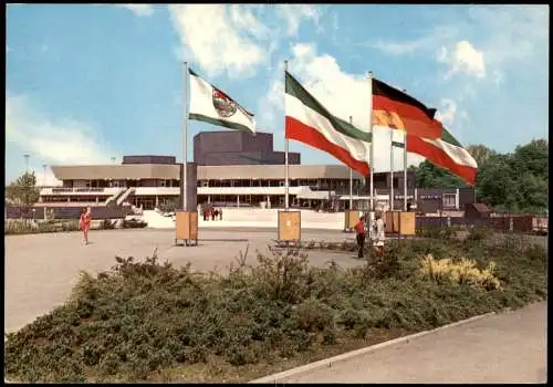 Ansichtskarte Leverkusen Partie am FORUM, diverse Fahnen Flaggen 1975