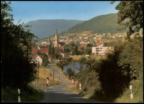 Ansichtskarte Ebermannstadt Panorama; Landstraße mit Bahnübergang 1970