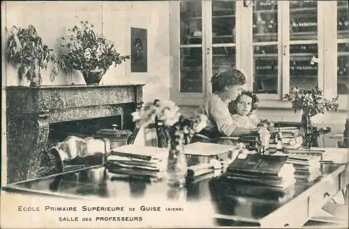 CPA Guise Ecole Primaire Superieure - Salle des Professeurs 1924