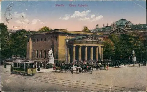 Ansichtskarte Berlin Partie an der neuen Wache - belebt - Straßenbahn 1918