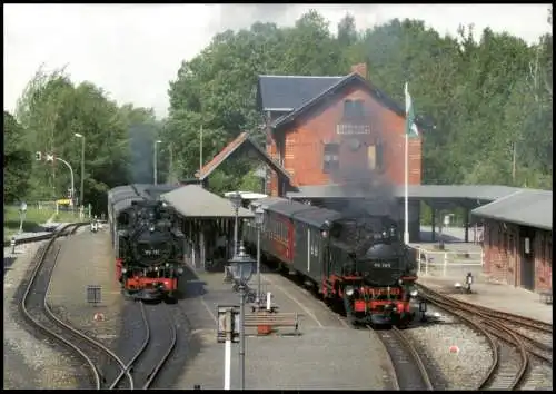 Dampflokomotive Schmalspurdampflokomotiven Reisezügen im Bahnhof Bertsdorf 2012