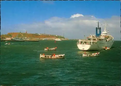 Helgoland Die Reede mit Seebäderschiffen, rechts das Schiff „Helgoland" 1996