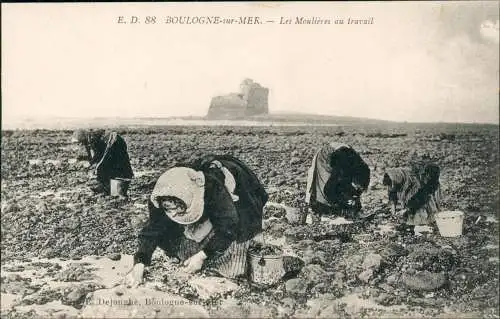 CPA Boulogne-sur-Mer Les Moulières au travail 1913