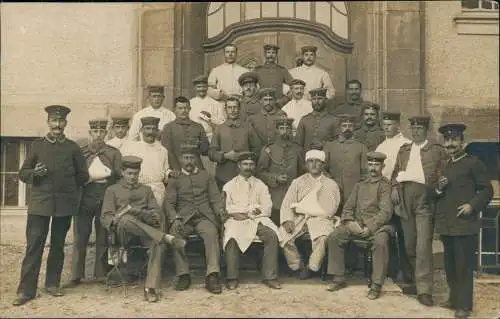 Ansichtskarte Meersburg Soldaten Gruppenbild vor Lazarett 1914