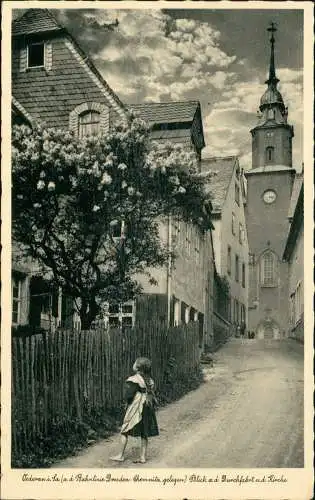 Oederan Blick a. d. Durchfahrt n.d. Kirche, Mädchen vor Haus 1935