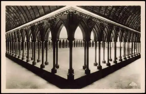 CPA Le Mont-Saint-Michel Le Cloitre/Kloster 1955
