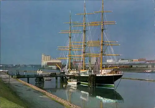 Schiffe Schifffahrt Segelschiff Schulschiff „DEUTSCHLAND" 1975