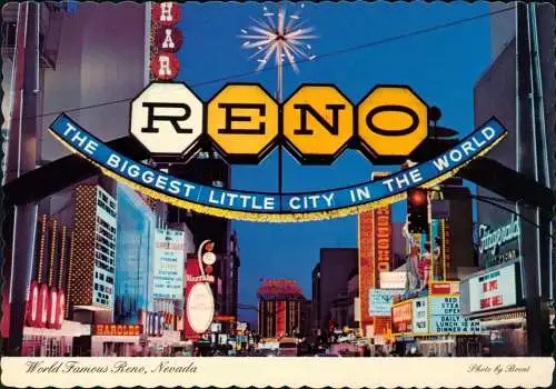 Postcard Reno Street View, Straßen-Ansicht mit viel Leuchtreklame 1970
