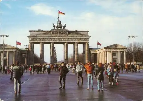 Ansichtskarte Mitte-Berlin Brandenburger Tor zur Wendezeit 1990