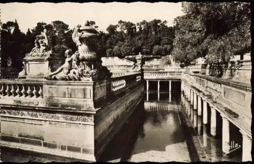 CPA Nîmes Jardins de la Fontaine Les Bains Romains 1964