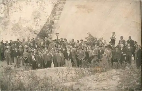 Ansichtskarte Bad Lobenstein Gruppenbild an der Saaletalsperre 1932