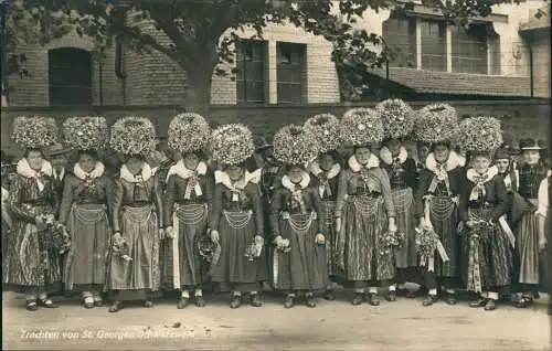 St. Georgen (Schwarzwald) Frauen in Tracht Typen - Fotokarte 1928