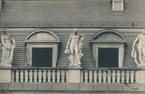 Ansichtskarte Innere Altstadt-Dresden Figurenschmuck am neuen Rathaus 1911