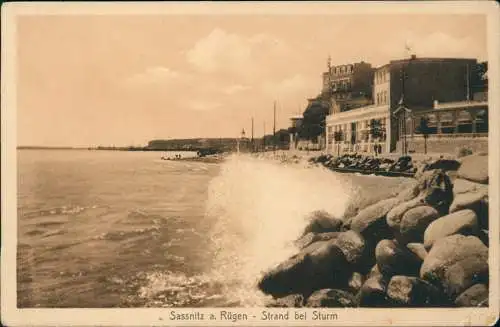 Ansichtskarte Sassnitz Rügen Promenade, Strand bei Sturm 1917