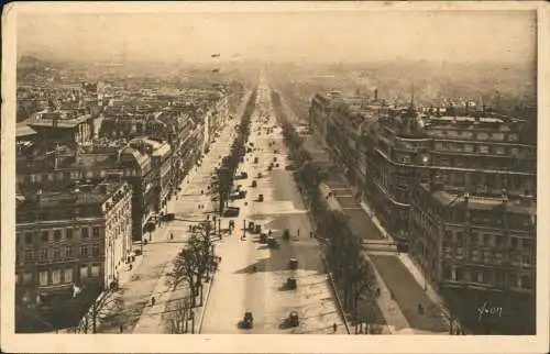 CPA Paris Avenue des Champs-Elysées 1930