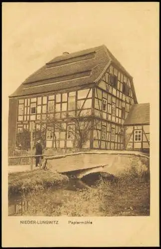 Niederlungwitz-Glauchau Papiermühle (Mann auf Brücke vor Fachwerk-Gebäude) 1910