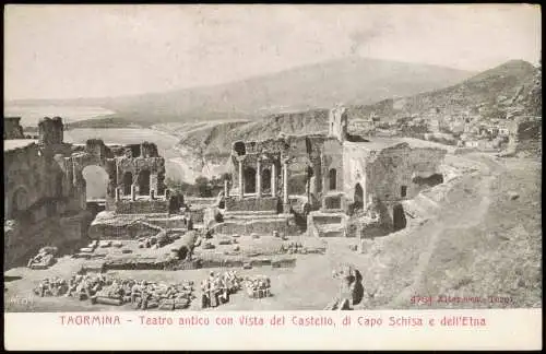 Taormina Teatro antico con vista del Castello dell'Etna Sizilien  Sicilia 1900