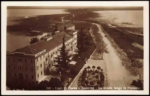 Sirmione Lago di Garda Sirmione La strada lungo Penisola 1930  Italia Italien