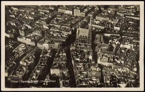 Wien INNERE STADT STEFANSDOM vom Flugzeug aus, Luftaufnahme 1930