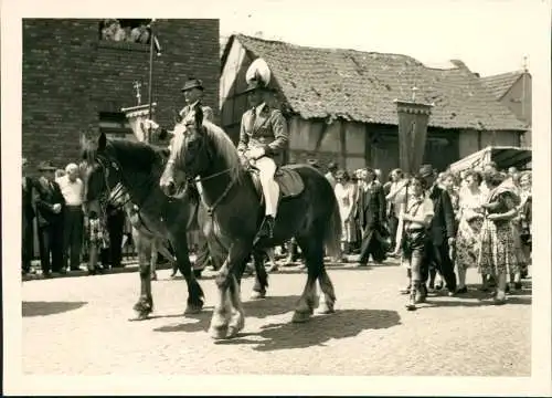 Foto Köln Festumzug Katholikentag Pferde Standartenträger 1956 Foto