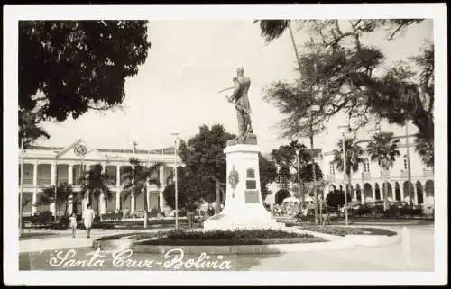 Postcard Santa Cruz Santa Cruz-Bolivia Platz mit Denkmal 1950