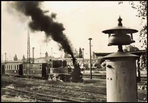 Radebeul Traditionsbahn Radebeul Ost-Radeburg, Bahnhof - Bahnsteig 1 1985