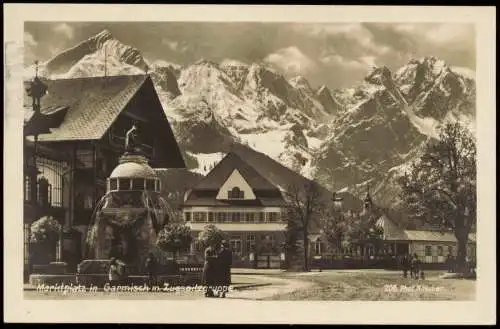 Garmisch-Partenkirchen Marktplatz, Personen vor Brunnen, Wasserspiele 1931