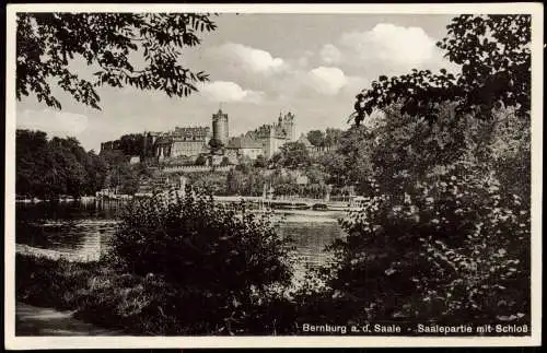 Ansichtskarte Bernburg (Saale) Schloß Fernansicht, Partie a.d. Saale 1937