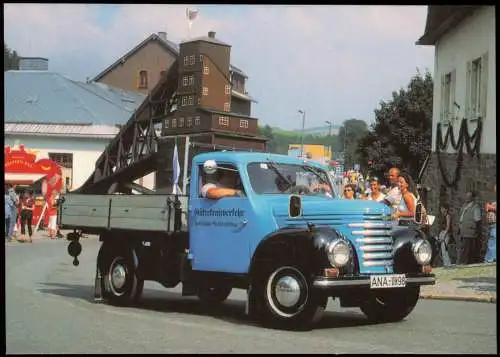 Ansichtskarte Oberwiesenthal Barkas V 901/2 Pritschenwagen zum Festumzug 2002