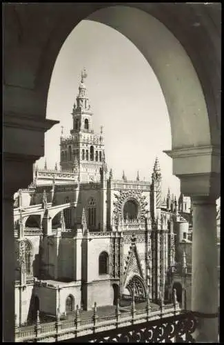 Sevilla La Cathédrale et la Giralda The Cathedral and Giralda 1960