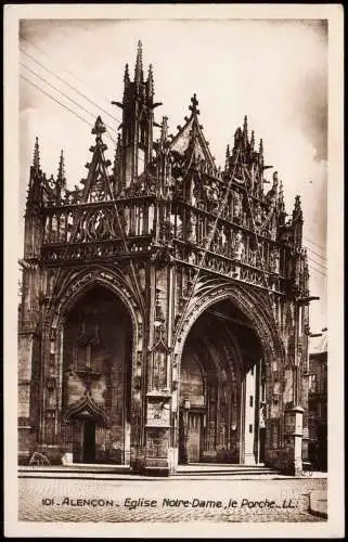 CPA Alencon Alençon Eglise Notre-Dame,le Porche 1962