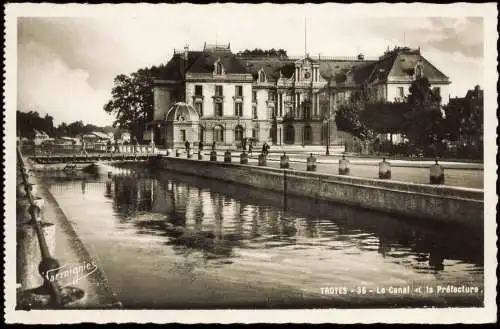 CPA Troyes Le Canal et la Préfecture. 1941