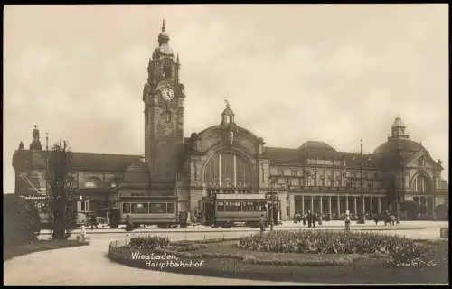 Wiesbaden Hauptbahnhof Straßenbahn Chlorodont Werbung Fotokarte 1930