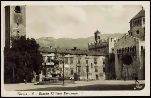 Cartoline Trient Trento Piazza Vittorio Emanuele III 1930