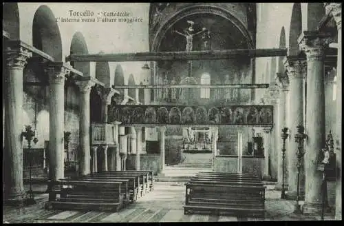 Torcello (Insel) Torcello Cattedrale L'interno verso l'altare maggiore 1910