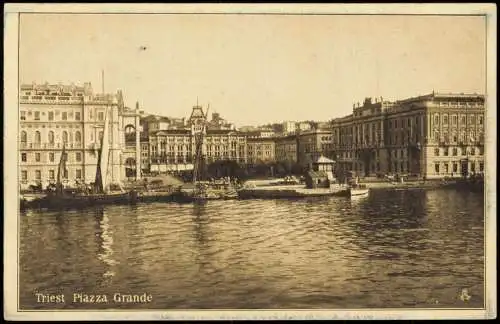 Cartoline Triest Trieste Triest Piazza Grande 1910