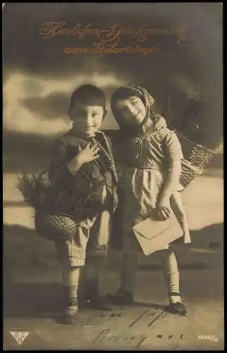 Geburtstag Birthday Junge u. Mädchen mit Körben Fotokunst 1918