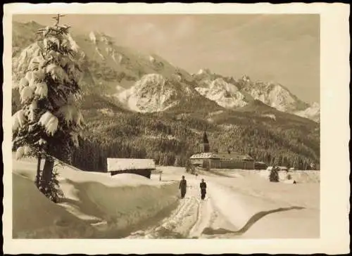 Ansichtskarte Elmau-Krün Schloss im Winter Wanderer 1953