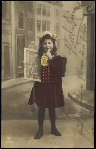 Schulanfang Einschulung Mädchen Tafel colorierte Fotokarte 1913