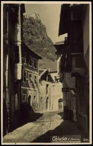 Cartoline Klausen (Südtirol) Chiusa Straßen-Ansicht AUTO CARAGE 1940