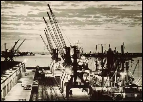 Ansichtskarte Rostock Am Überseehafen bei Dämmerung 1965