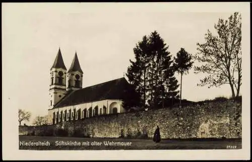 Ansichtskarte Niederalteich Stiftskirche mit alter Wehrmauer 1930