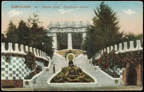 Postales Barcelona Parque Güell. Escalinata central. 1918