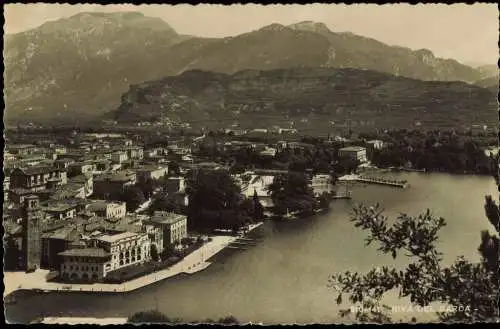 Riva del Garda Stadtteilansicht aus der Vogelschau-Perspektive, Gardasee 1930