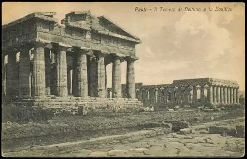 Cartoline Paestum Pestum Pesto Il Tempio di Nettuno e la Basilica 1914