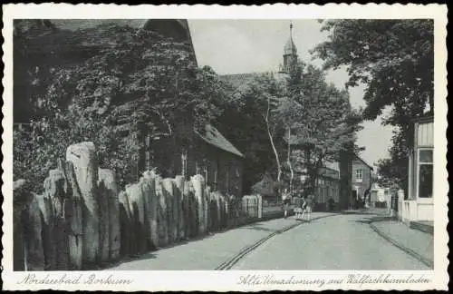 Ansichtskarte Borkum Alte Umzäunung aus Walfischkinnladen - Straße 1951