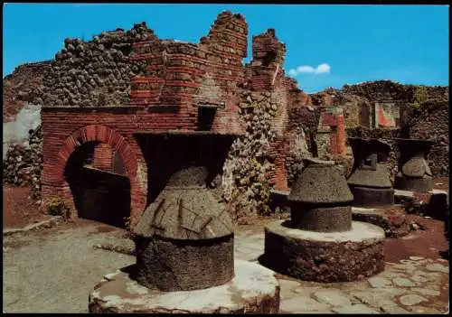 Pompei Fomo e Macine di un panificio Oven and miil-stones of a baker-shop 1980